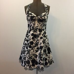 Blondie Nites Size 7 Black & White Cocktail Dress